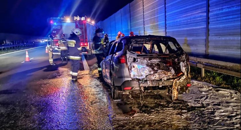 Czatolin (gmina Łyszkowice). Pożar samochodu osobowego na A2