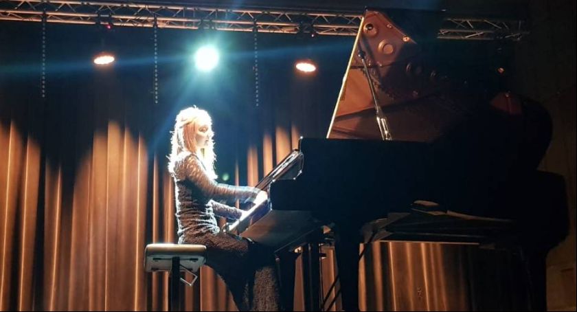 Łowicz. Recital fortepianowy Aleksandry Świgut (Video)