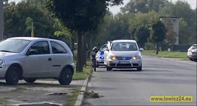 Łowicz. Zdarzenie drogowe z udziałem motocykla na Katarzynowie (Foto)