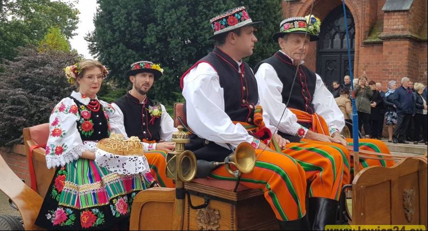 Parafia w Zdunach dziękowała za plony (Foto i Video)