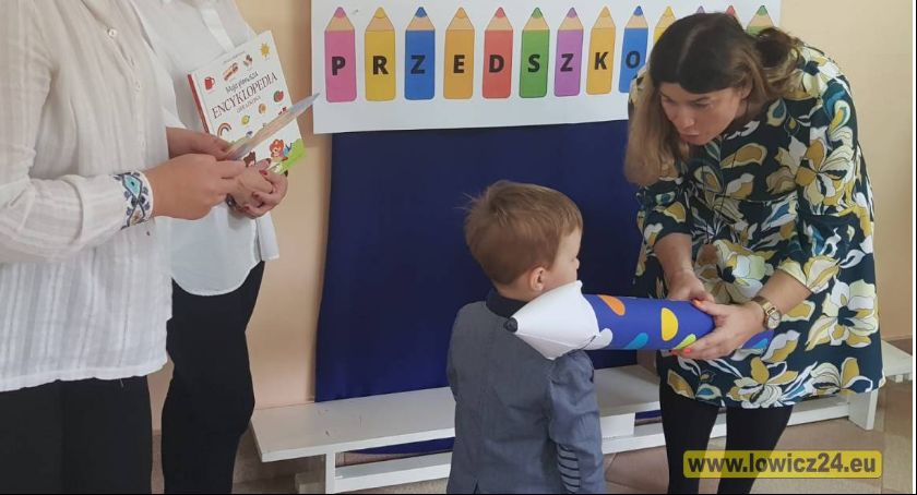 Przedszkole Integracyjne Pod Świerkami. Pasowanie na przedszkolaka (Foto i Video)