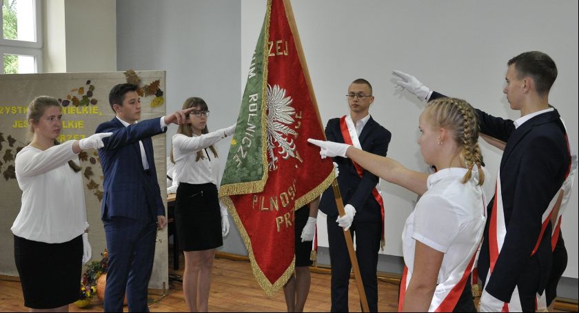 Dzień Edukacji Narodowej w Zduńskiej Dąbrowie (Foto)