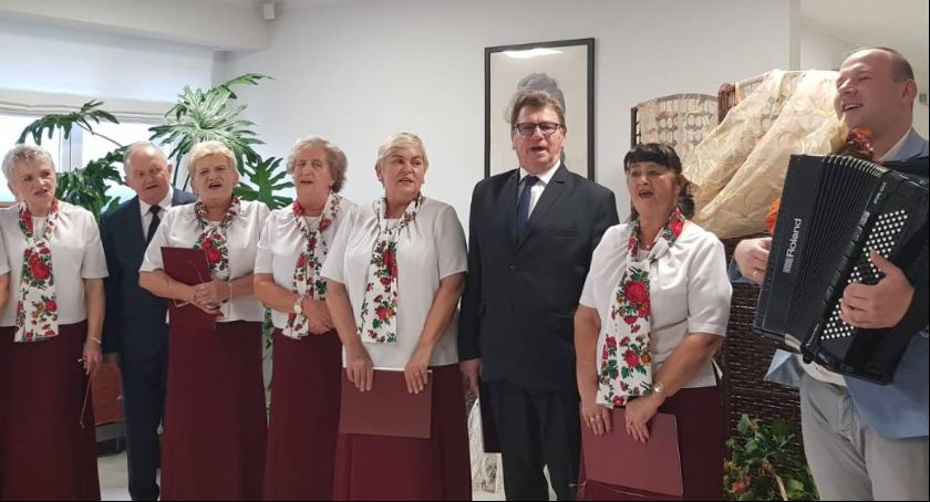 Spotkanie literacko-muzyczne Klubu Seniora Radość (Foto i Video)
