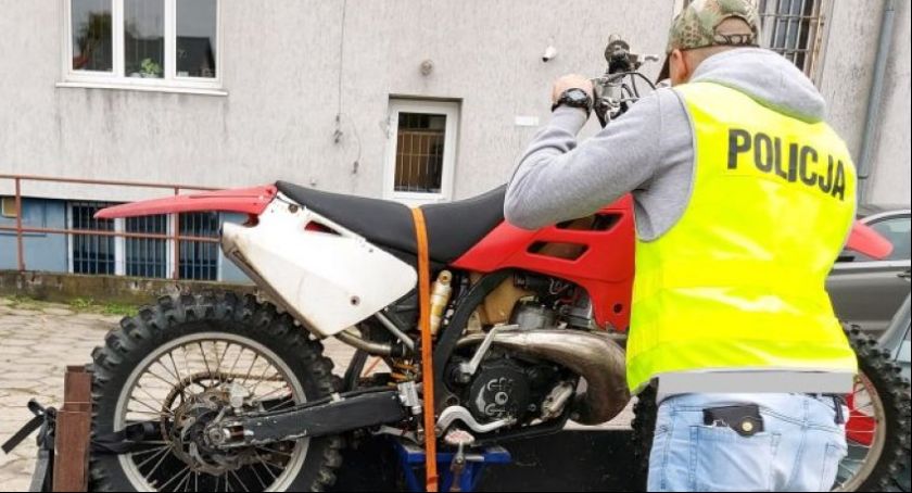 Łowiccy policjanci odzyskali skradziony motocykl i zatrzymali złodzieja