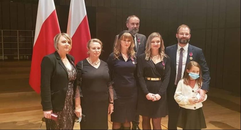Personel z oddziału covidowego łowickiego szpitala odznaczony za walkę z pandemią