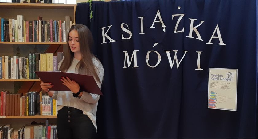 Uczennica Zespołu Szkół Ponadpodstawowych nr4 w Łowiczu laureatką konkursu: Książka Mówi