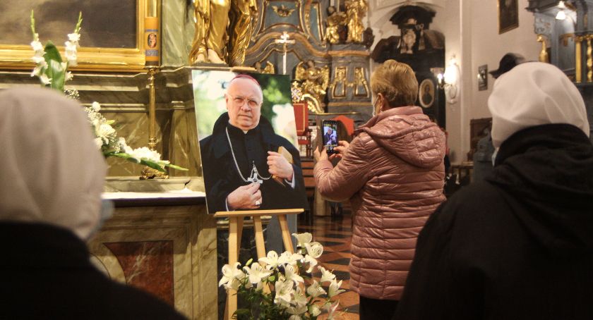 Łowicz. 1.rocznica śmierci bp. Józefa Zawitkowskiego (foto)