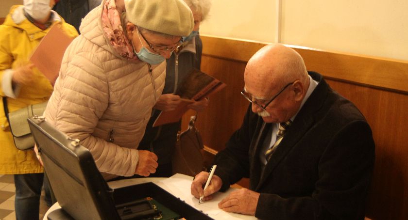 Łowicz. Promocja książki o tablicach w kościele p.w. Świętego Ducha (foto, film)
