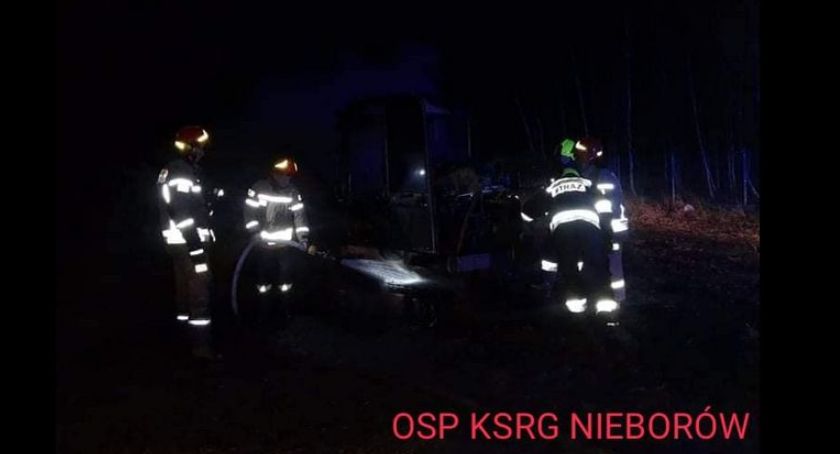 W Mysłakowie spłonęła koparka. To kolejne podpalenie?