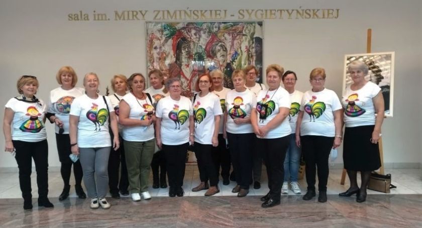 Łowiccy seniorzy z wizytą u zespołu Mazowsze