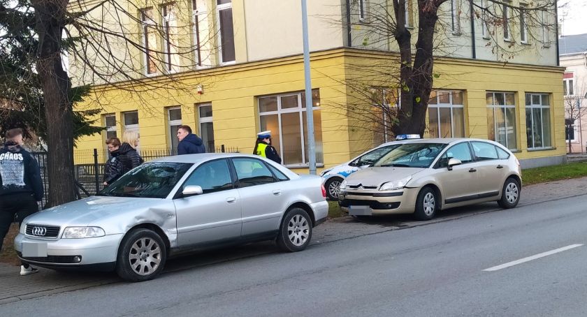 Łowicz. Kolizja dwóch aut osobowych [aktualizacja]