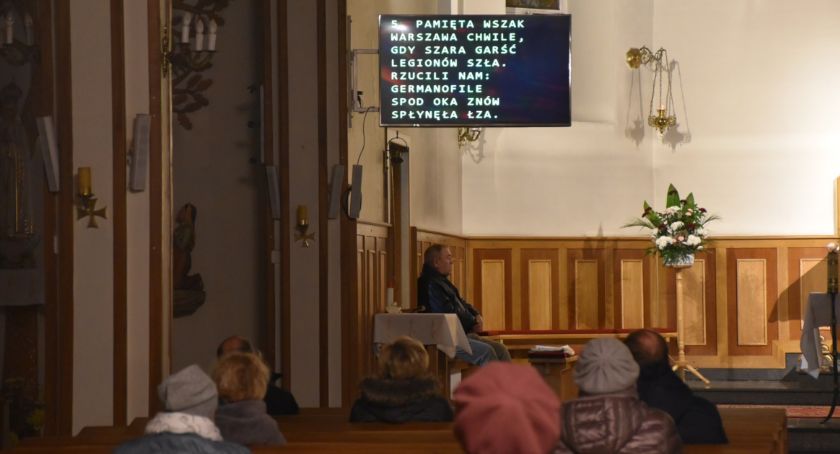 Łowicz. Pieśni patriotyczne wybrzmiały w kościele na Korabce (foto, film)