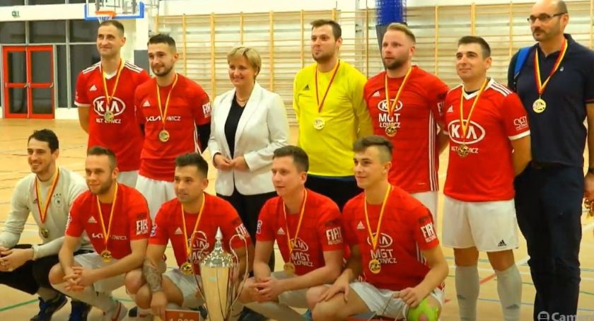 Drużyna KIA Łowicz triumfowała w finale wojewódzkim Pucharu Polski w futsalu