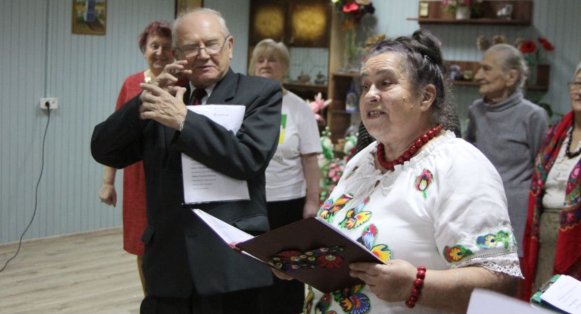 Łowicz. Andrzejki na ludową nutę (foto, film)