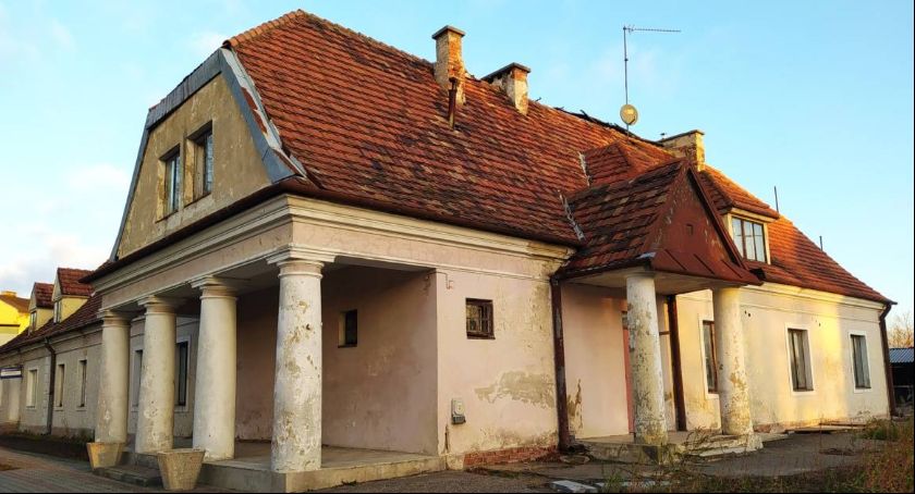 Co dalej z zabytkowym budynkiem PKP? (foto)