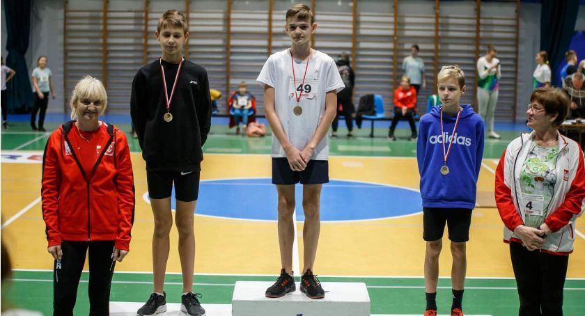 Wiktor Kazimierski z najlepszym wynikiem w Polsce. Udane starty lekkoatletów w Milanówku i Grodzisku