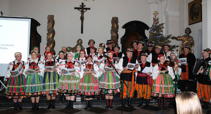 Zespół Ksinzoki zaprasza na przedstawienie i kolędowanie