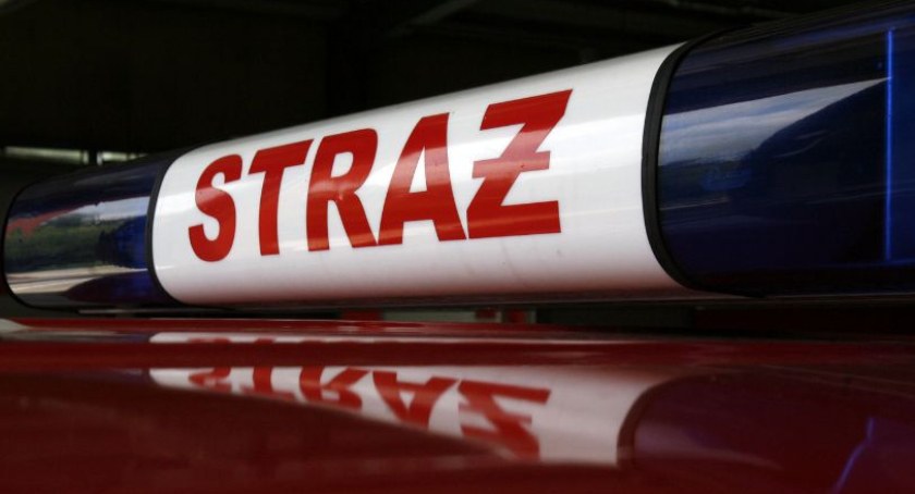 Strażacy wezwani do otwarcia mieszkania! W środku przebywała starsza kobieta
