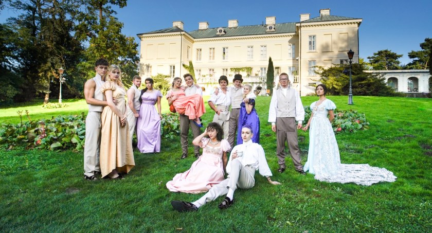 Pałacowe love. Reality show w pałacu w Walewicach (film)