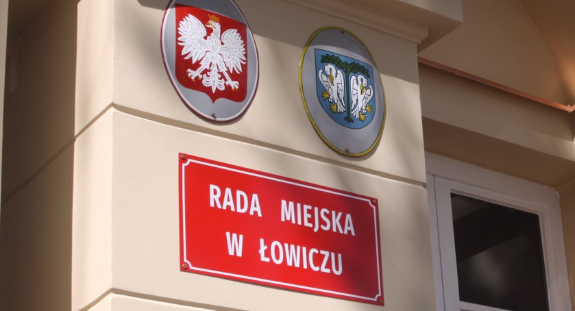 Łowicz. Fundacja skierowała pismo do rady miasta. Chodzi m.in. o maseczki i szczepionki