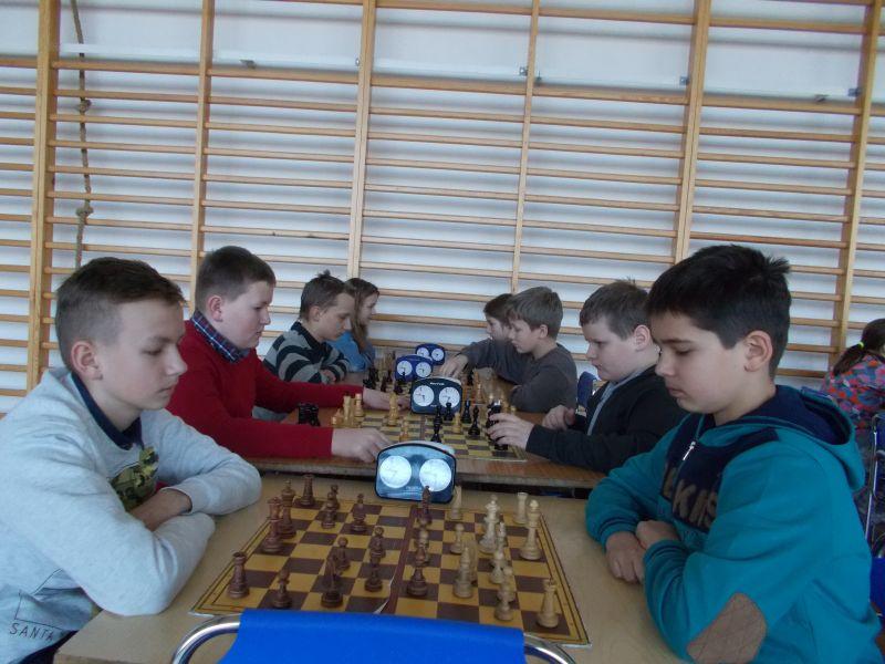SP Nieborów i Pijarskie GKP najlepsze w szachach
