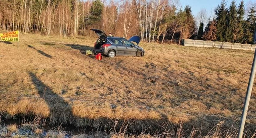 Kolizja w Bobrownikach (gm.Nieborów). Sprawca trafił do szpitala