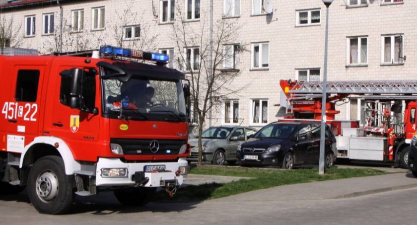 Wyczuwalny zapach gazu. Straż pożarna interweniowała w bloku przy ul. Armii Krajowej 
