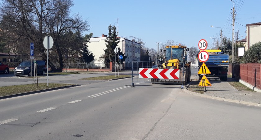 Utrudnienia na ul. Topolowej w Łowiczu (foto)