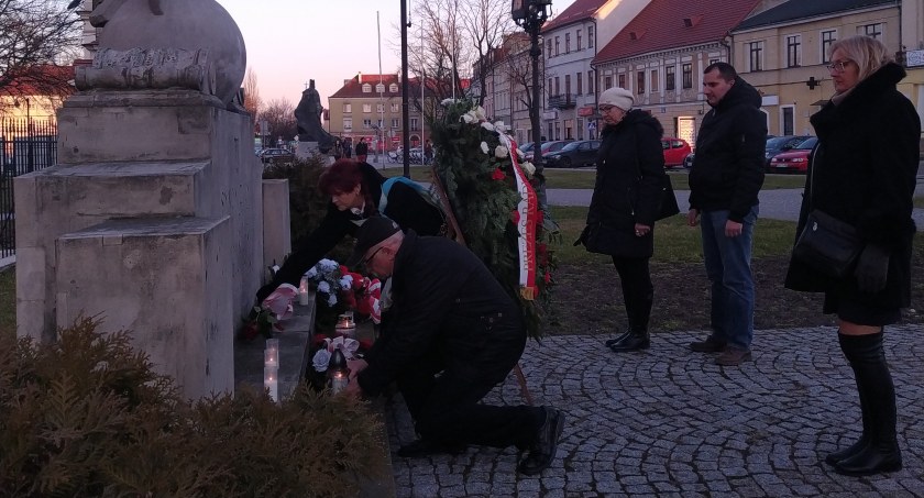 Łowicz. Złożyli hołd Żołnierzom Wyklętym (foto,film)