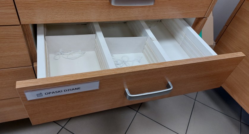 Łowiczanie wykupują środki opatrunkowe i przekazują do punktów zbiórek