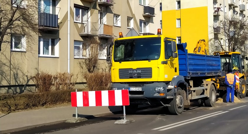Łowicz. Utrudnienia na ulicy Sikorskiego