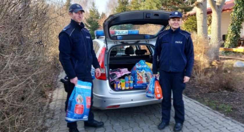 Nasi policjanci wsparli Łowickie Stowarzyszenie Przyjaciół Zwierząt