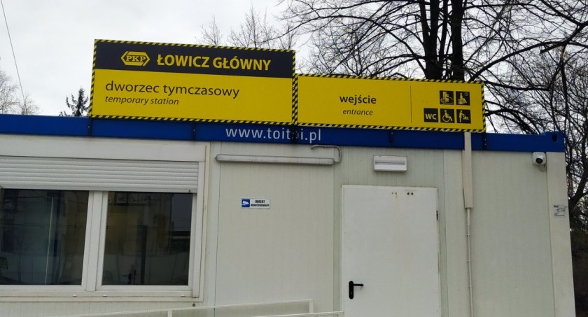 Łowicz Główny. Uruchomiono dworzec tymczasowy (foto)