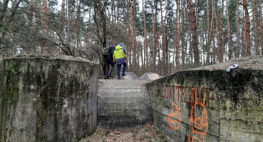 PTTK. II Spacer szlakiem bunkrów i schronów (foto)