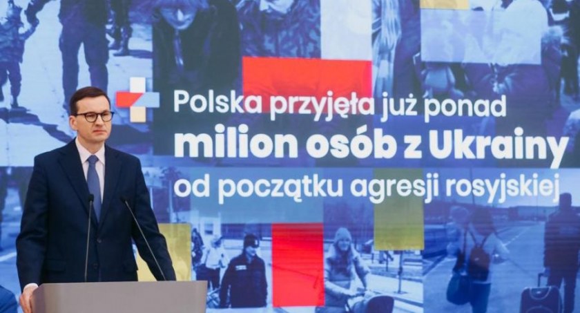 Morawiecki: pomoc rządowa dla rodzin przyjmujących uchodźców!