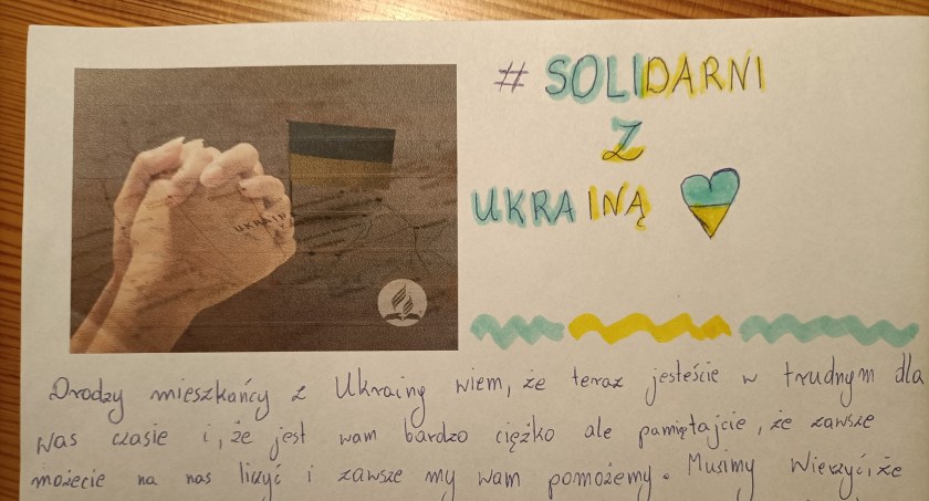 Uczniowie szkoły w Dzierzgówku piszą listy do rówieśników z Ukrainy. „Jestem z tobą całym sercem” (foto)
