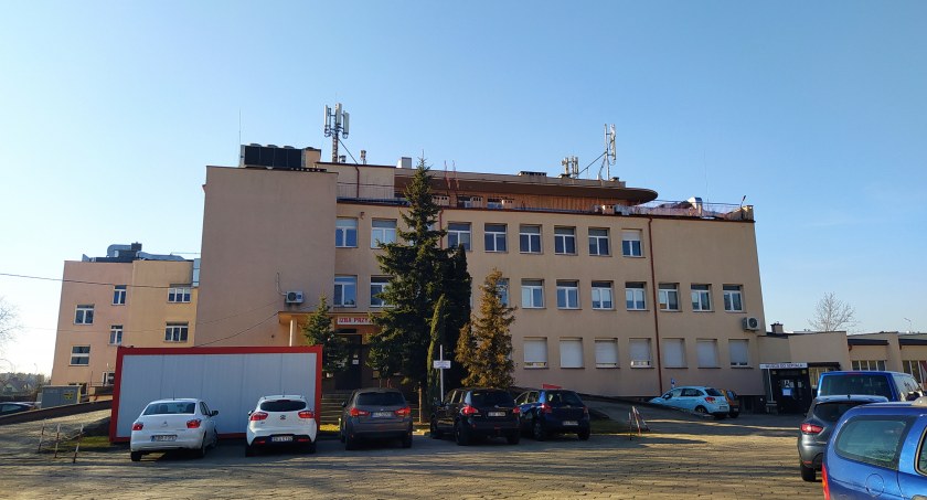 Koronawirus nie zniknął - pandemia wciąż trwa