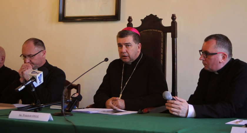 Łowicz. Jest decyzja ws. przyjęcia uchodźców w Wyższym Seminarium Duchownym (film)