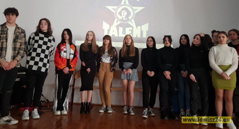 Szkolny konkurs Mam Talent w Medyku (foto, film)