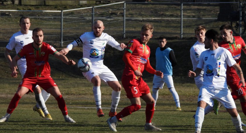 Pelikan prowadził już 2:0, ale wrócił do Łowicza bez punktów