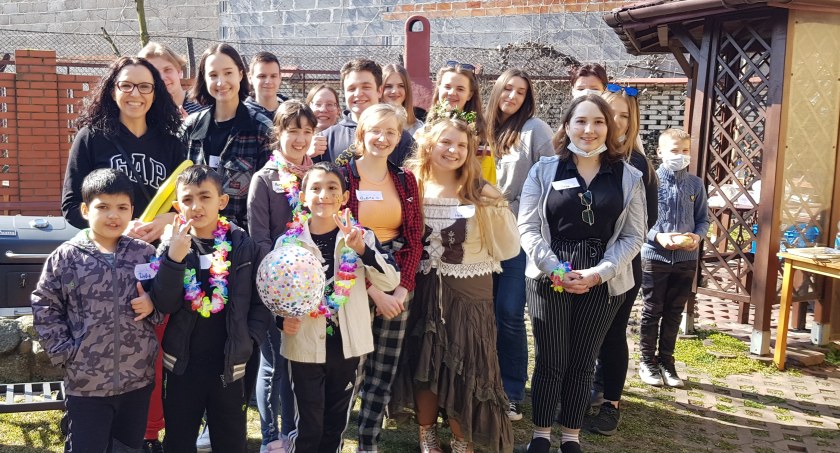 Poprzez zabawę, łowicki Ekonomik integruje się z ukraińskimi uchodźcami (foto)