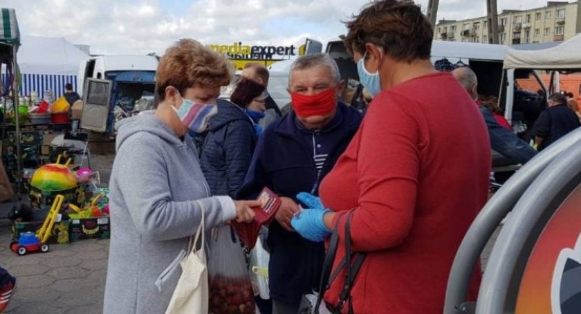 Kiedy zdejmiemy maseczki? Padła konkretna data