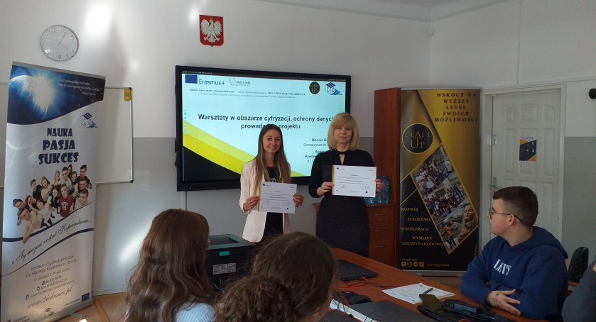 II LO im. Mikołaja Kopernika w Łowiczu przystąpiło do kolejnego projektu Erasmus+ (foto, film)
