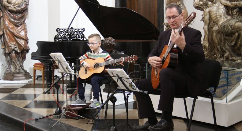 Łowicz. Wiosenny koncert w muzeum (foto, film)