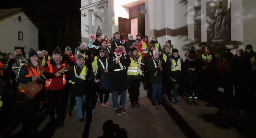 Wyjątkowa Droga Krzyżowa w Bełchowie (foto)