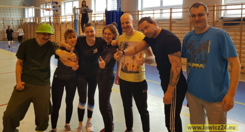 Na sportowo, na wiosennie, na wesoło w łowickim Hotelarzu! (foto, film)