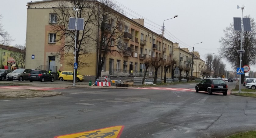 Łowicz. Widać już efekty modernizacji przejść dla pieszych (foto)