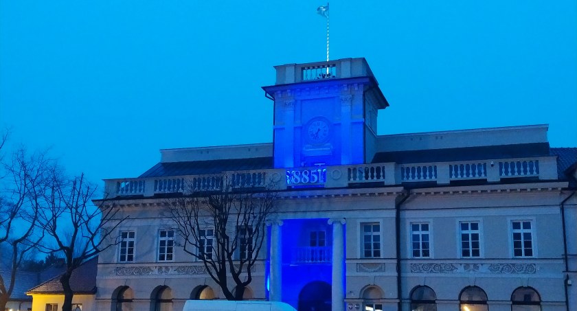 Łowicz solidarny z osobami autystycznymi
