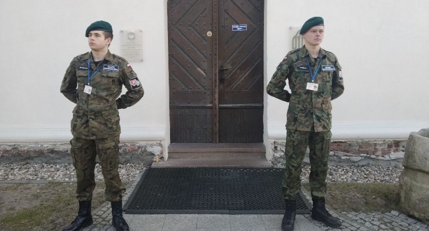 Uczniowie ZSP nr 1 wzięli udział w obchodach 30-lecia istnienia diecezji łowickiej (foto)