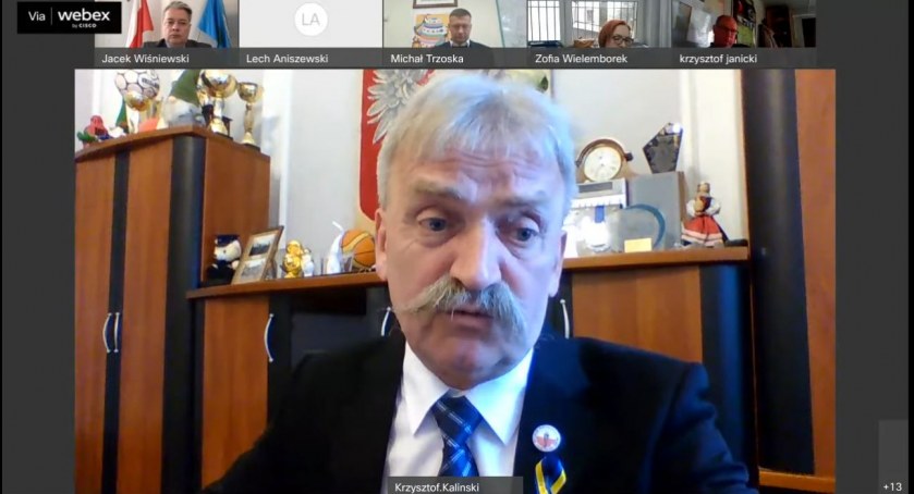 Łowicz. Radni niejednomyślni ws. upoważnienia burmistrza. Chodzi o dokonywanie zmian w budżecie